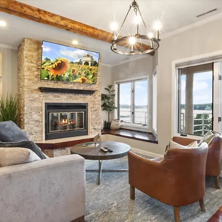 Emerald Bay Unit 1B